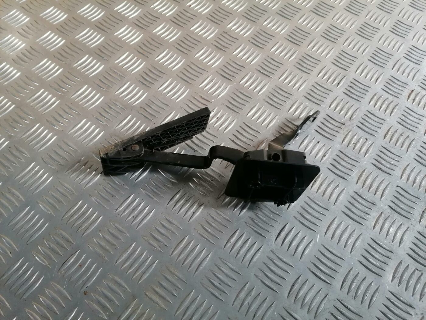 Gāzes pedālis priekš CHRYSLER SEBRING 2006 2 Gāzes pedālis priekš CHRYSLER SEBRING 2006