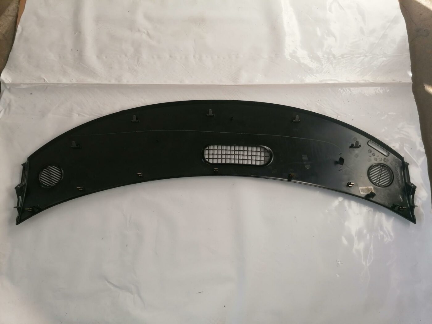 Vējstikla ventilācijas režģis (salonā) priekš CHRYSLER SEBRING 2006