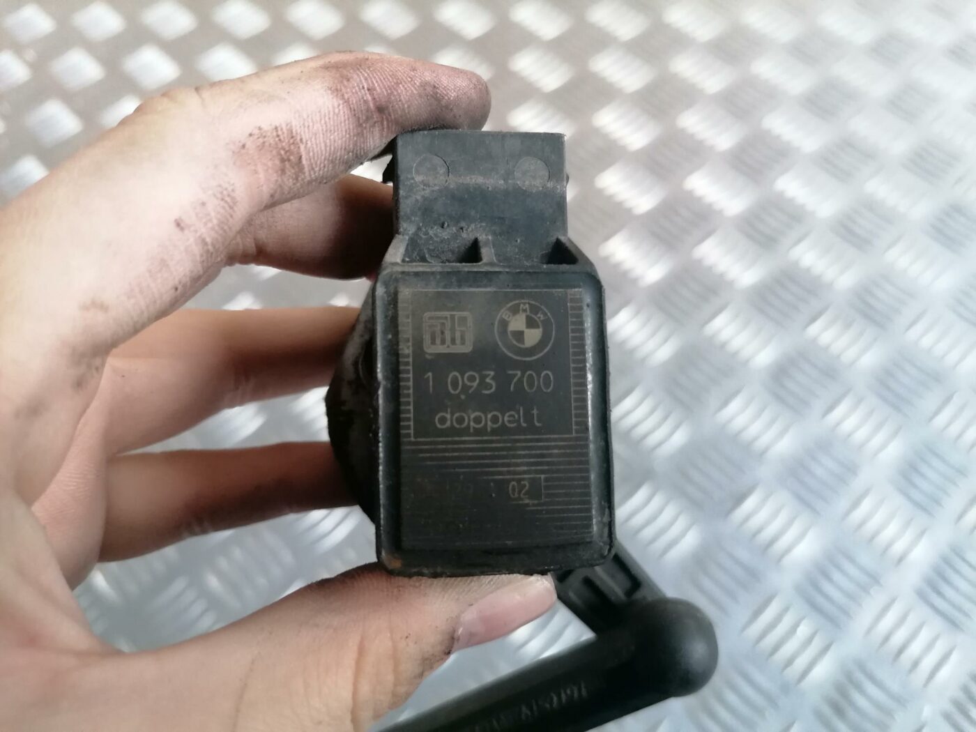 Lukturu diapazona korekcijas sensors, aizmugurē priekš BMW 530D E39 2001 TOURING 4 Lukturu diapazona korekcijas sensors, aizmugurē priekš BMW 530D E39 2001 TOURING