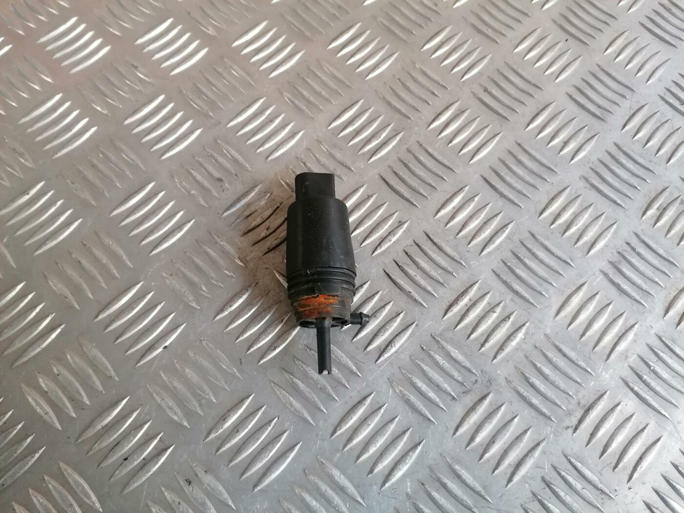 Mazgātāja šķidruma sūknis priekš BMW 530D E39 2001 TOURING 1 Mazgātāja šķidruma sūknis priekš BMW 530D E39 2001 TOURING