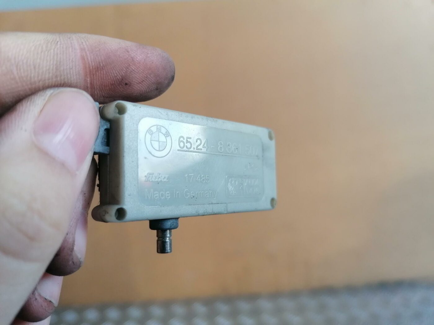 Antenas pastiprinātāja bloks priekš BMW 530D E39 2001 TOURING 3 Antenas pastiprinātāja bloks priekš BMW 530D E39 2001 TOURING