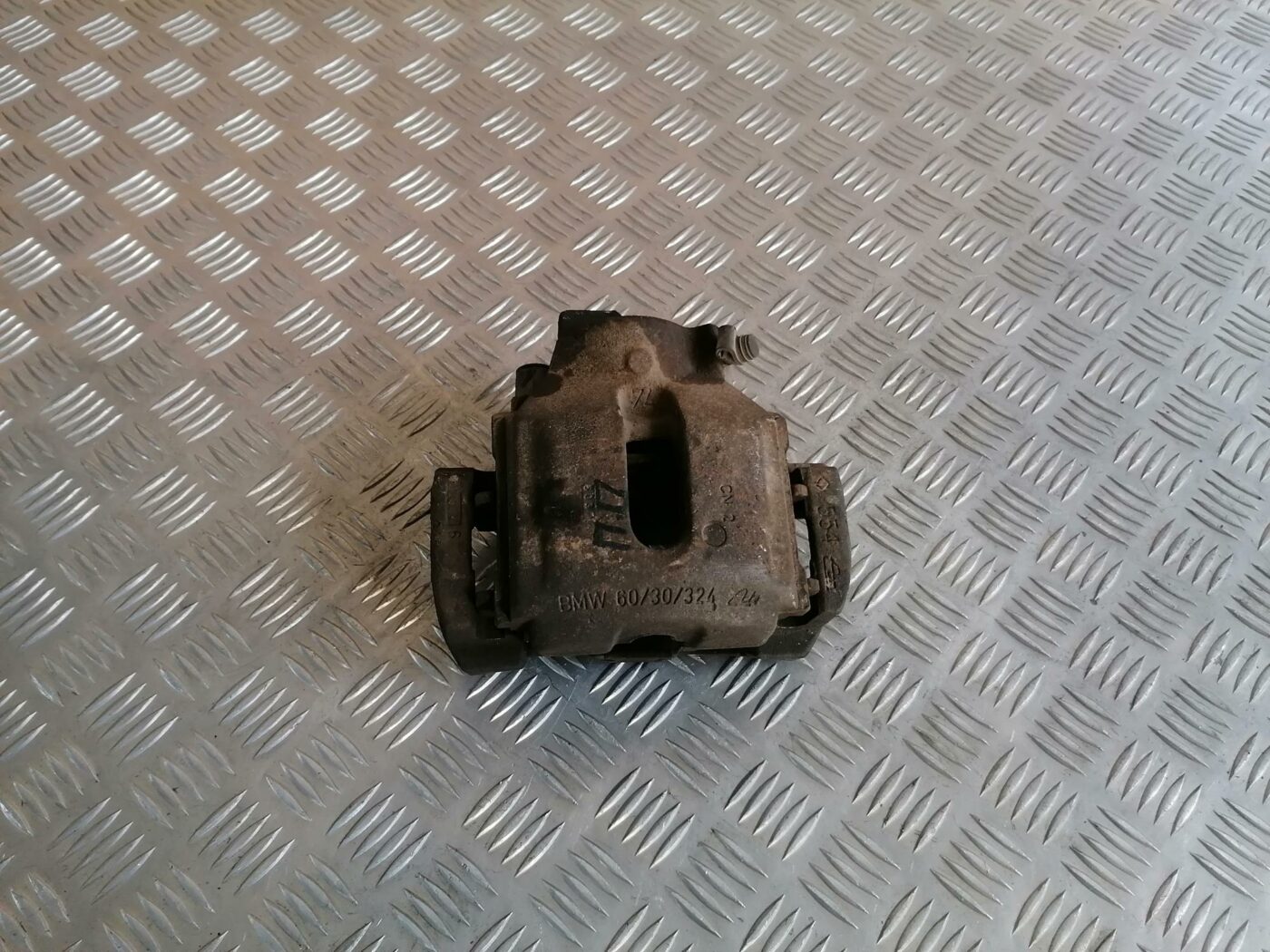 Priekšējais labais suports priekš BMW 530D E39 2001 TOURING 1 Priekšējais labais suports priekš BMW 530D E39 2001 TOURING