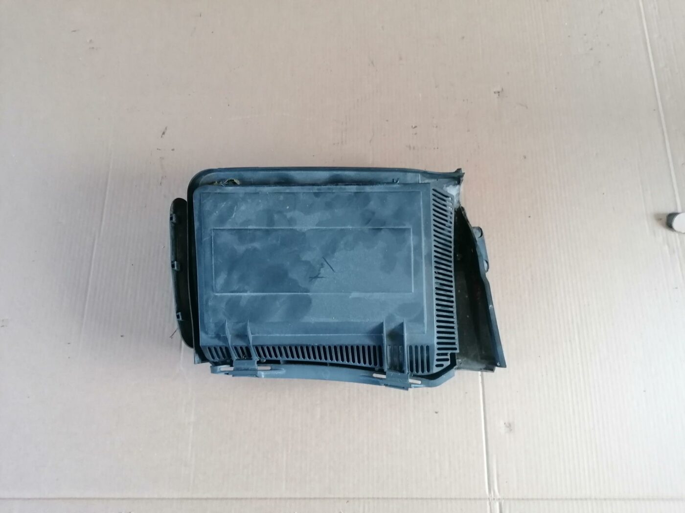 Gaisa filtra korpuss priekš BMW 530D E39 2001 TOURING