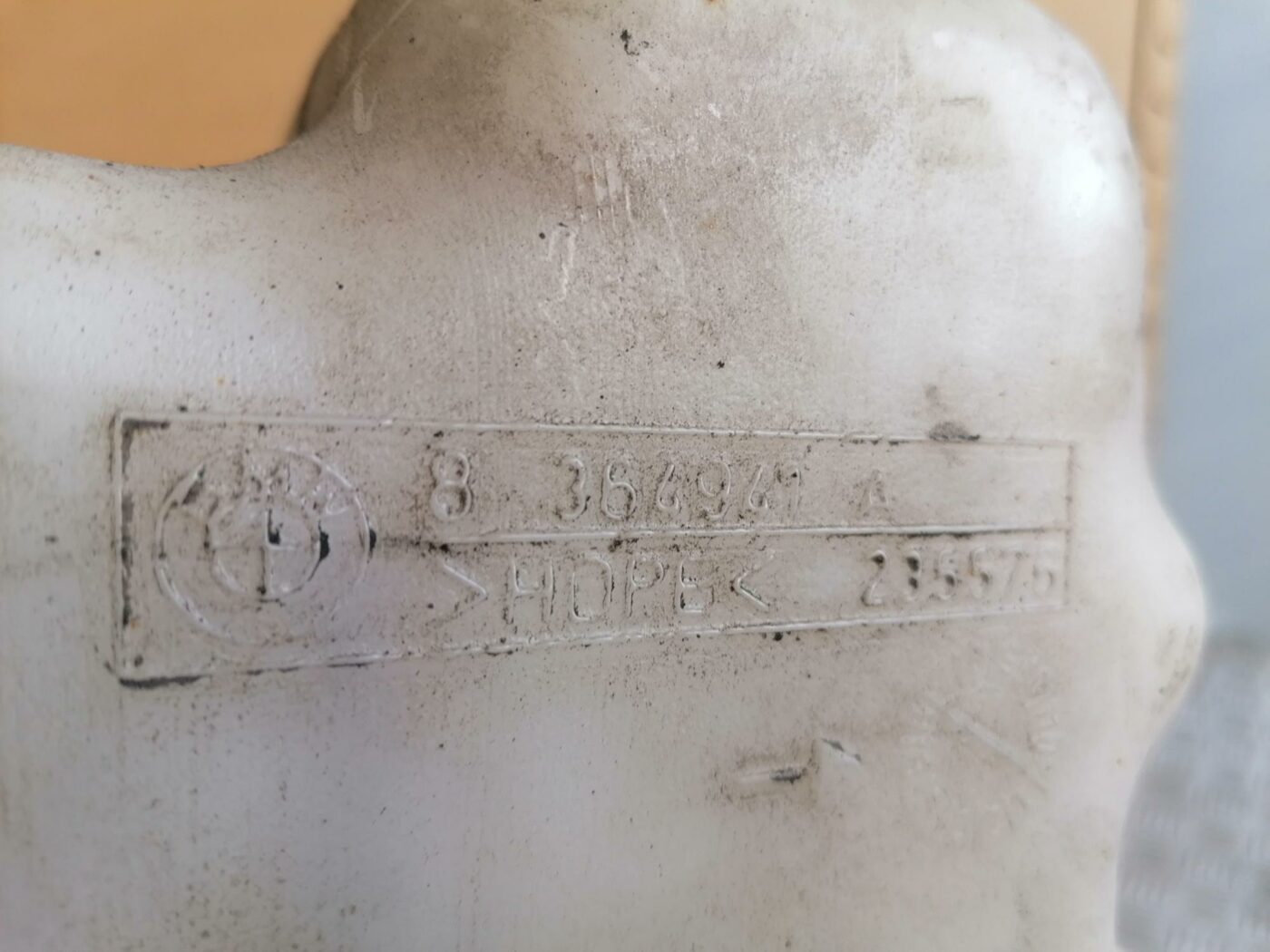 Mazgātāja šķidruma tvertne priekš BMW 530D E39 2001 TOURING 3 Mazgātāja šķidruma tvertne priekš BMW 530D E39 2001 TOURING