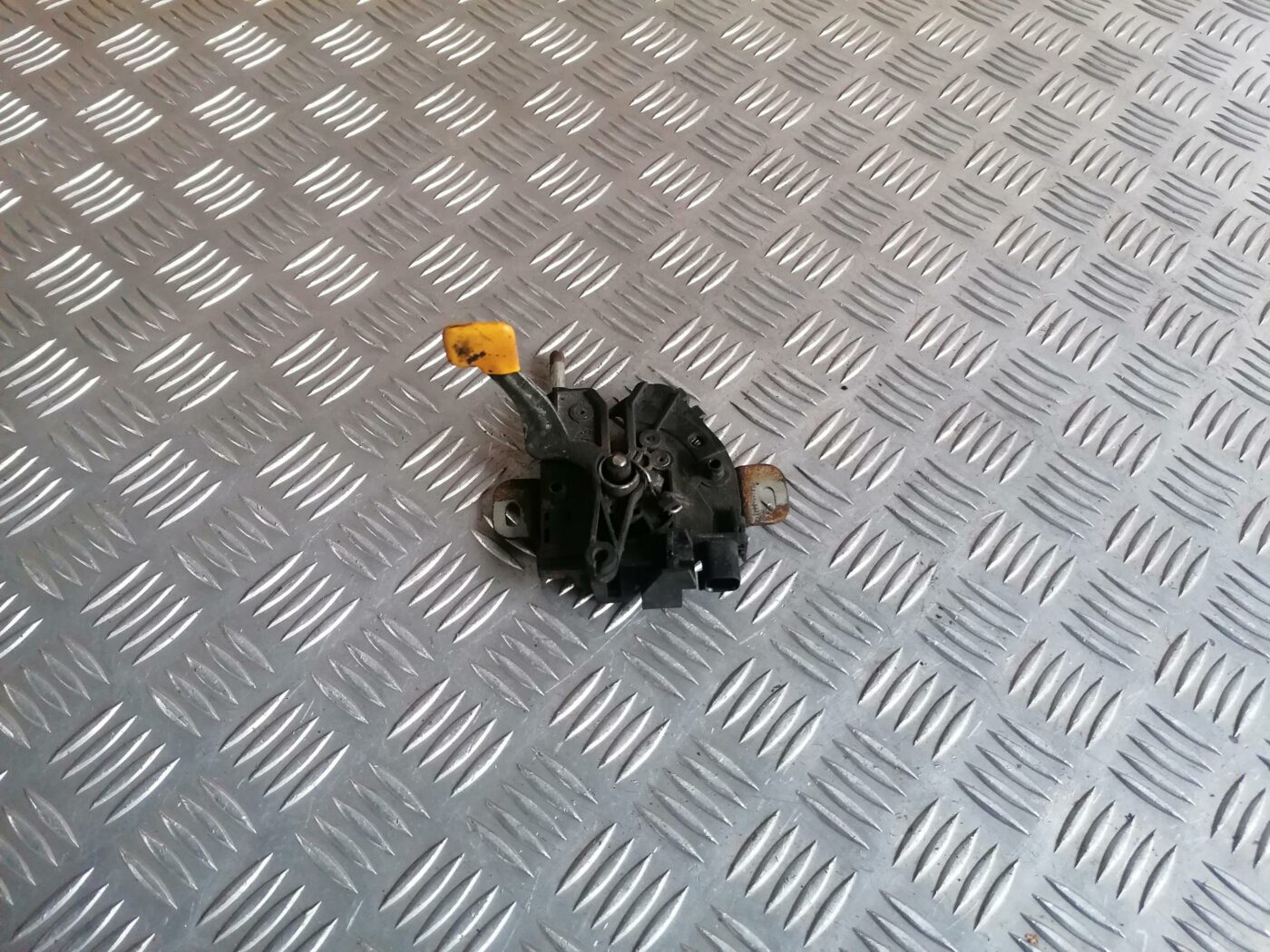 Pārsega slēdzene priekš FORD MONDEO 2007