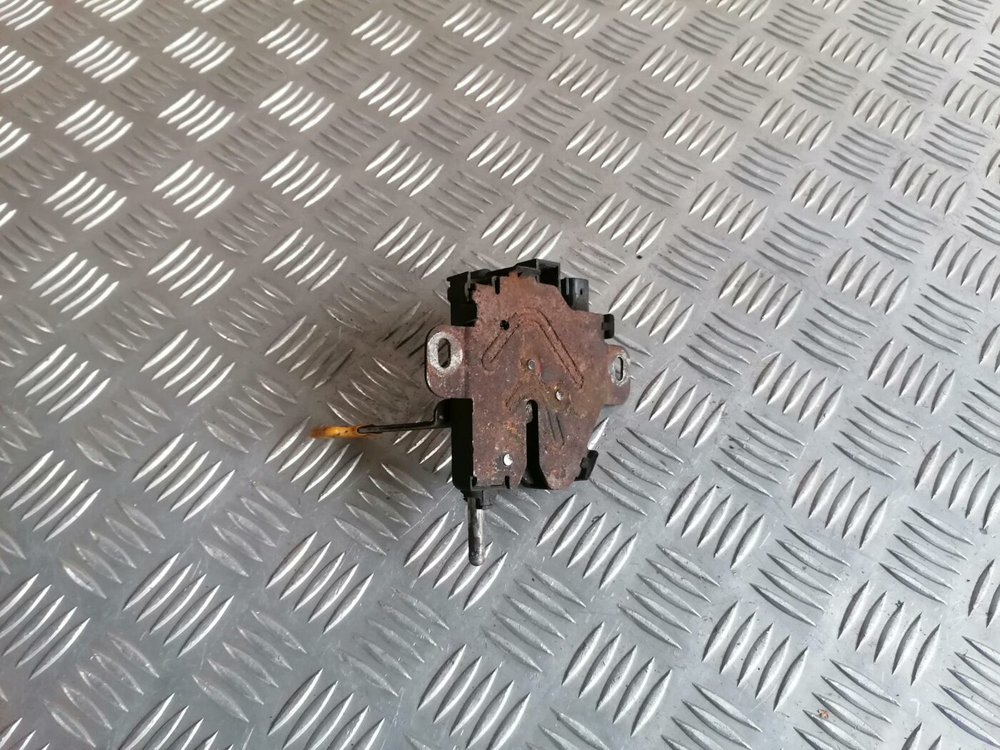 Pārsega slēdzene priekš FORD MONDEO 2007