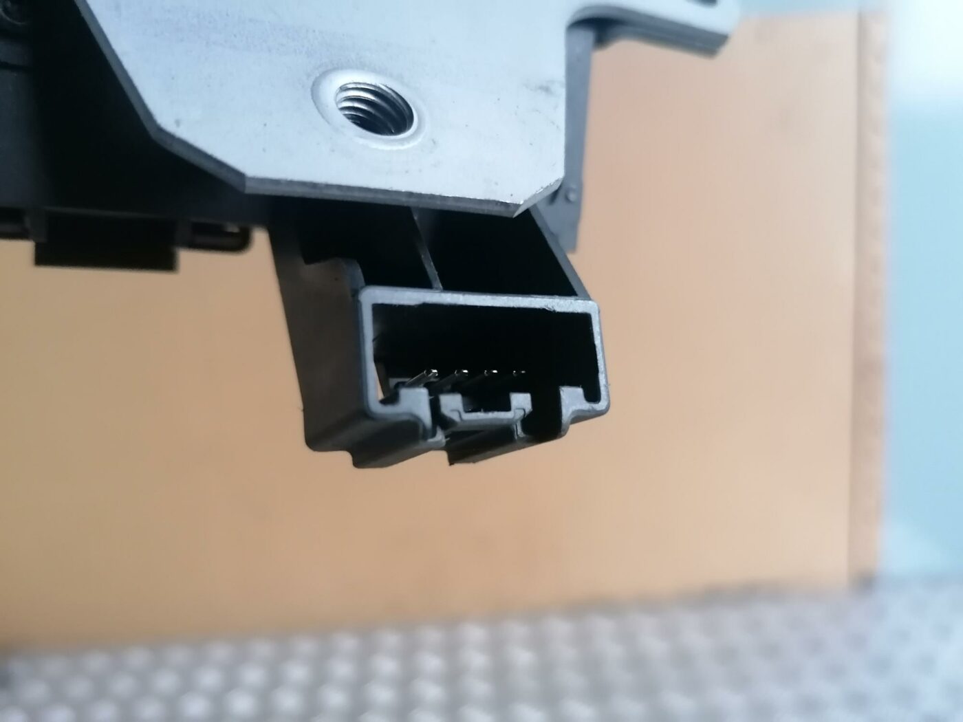 Bagāžnieka vāka slēdzene priekš FORD MONDEO 2007 3 Bagāžnieka vāka slēdzene priekš FORD MONDEO 2007