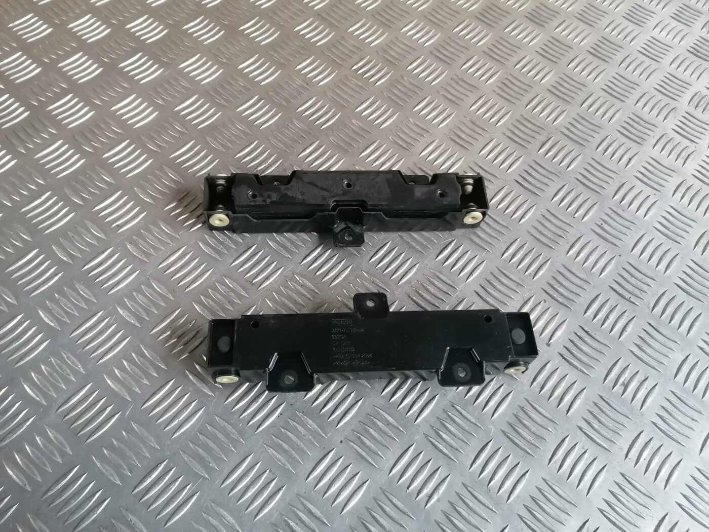 Pretsvars (dinamiskais amortizators) priekš FORD MONDEO 2007 1 Pretsvars (dinamiskais amortizators) priekš FORD MONDEO 2007