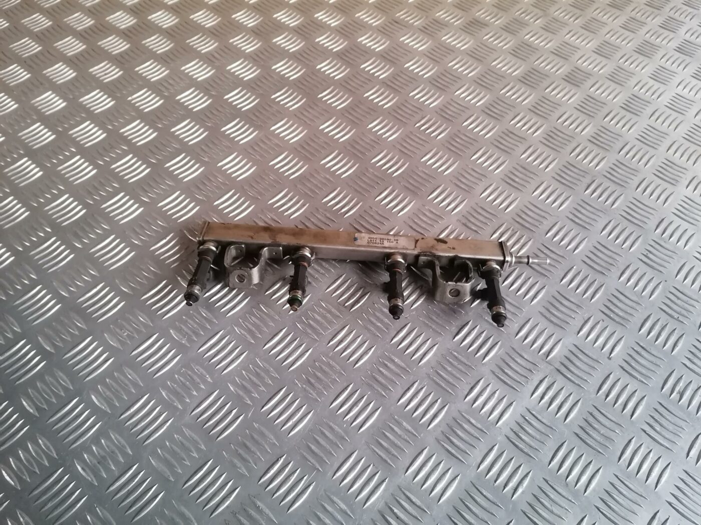 Degvielas sadales caurule priekš FORD MONDEO 2007 1 Degvielas sadales caurule priekš FORD MONDEO 2007