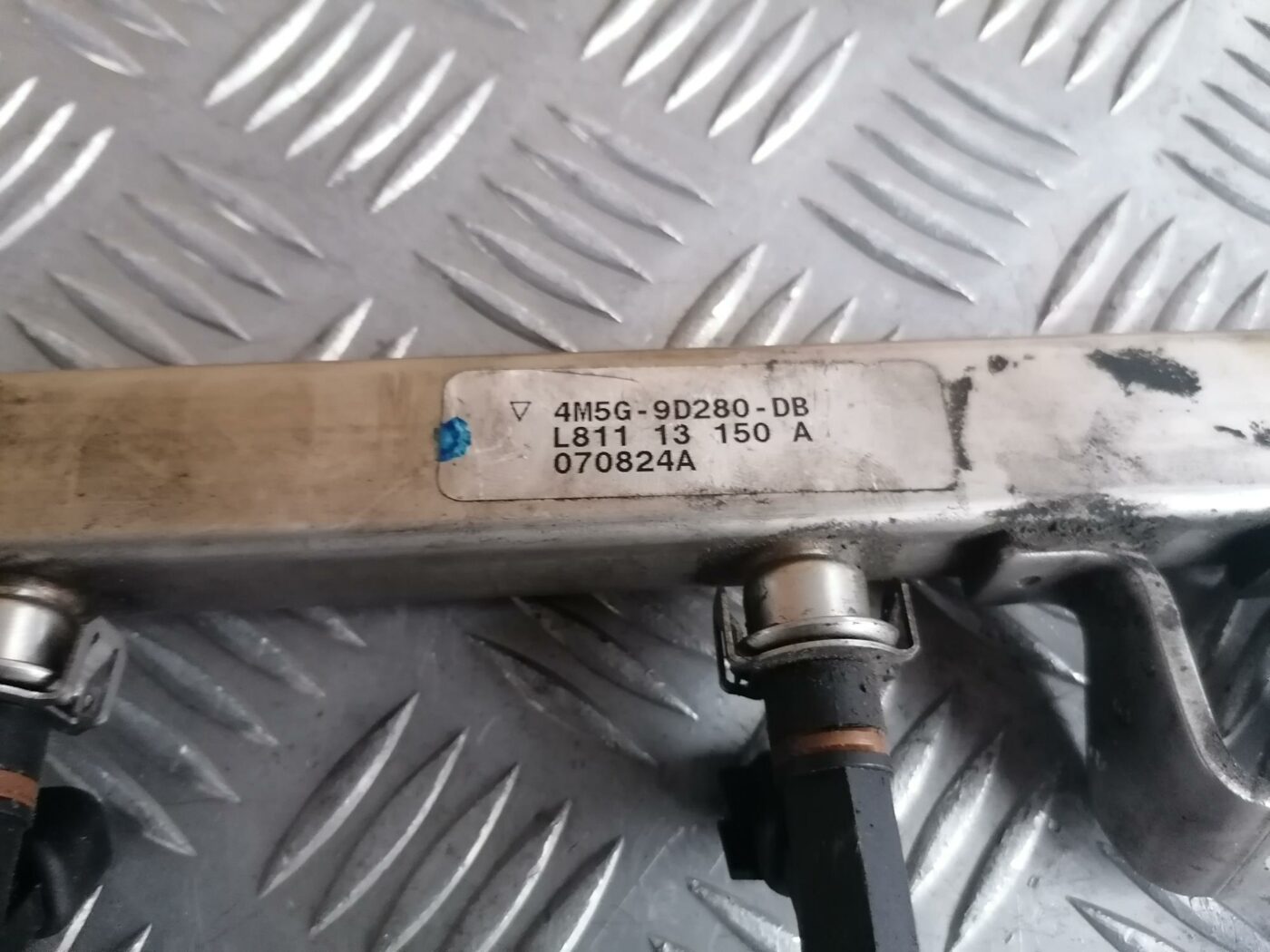 Degvielas sadales caurule priekš FORD MONDEO 2007 2 Degvielas sadales caurule priekš FORD MONDEO 2007