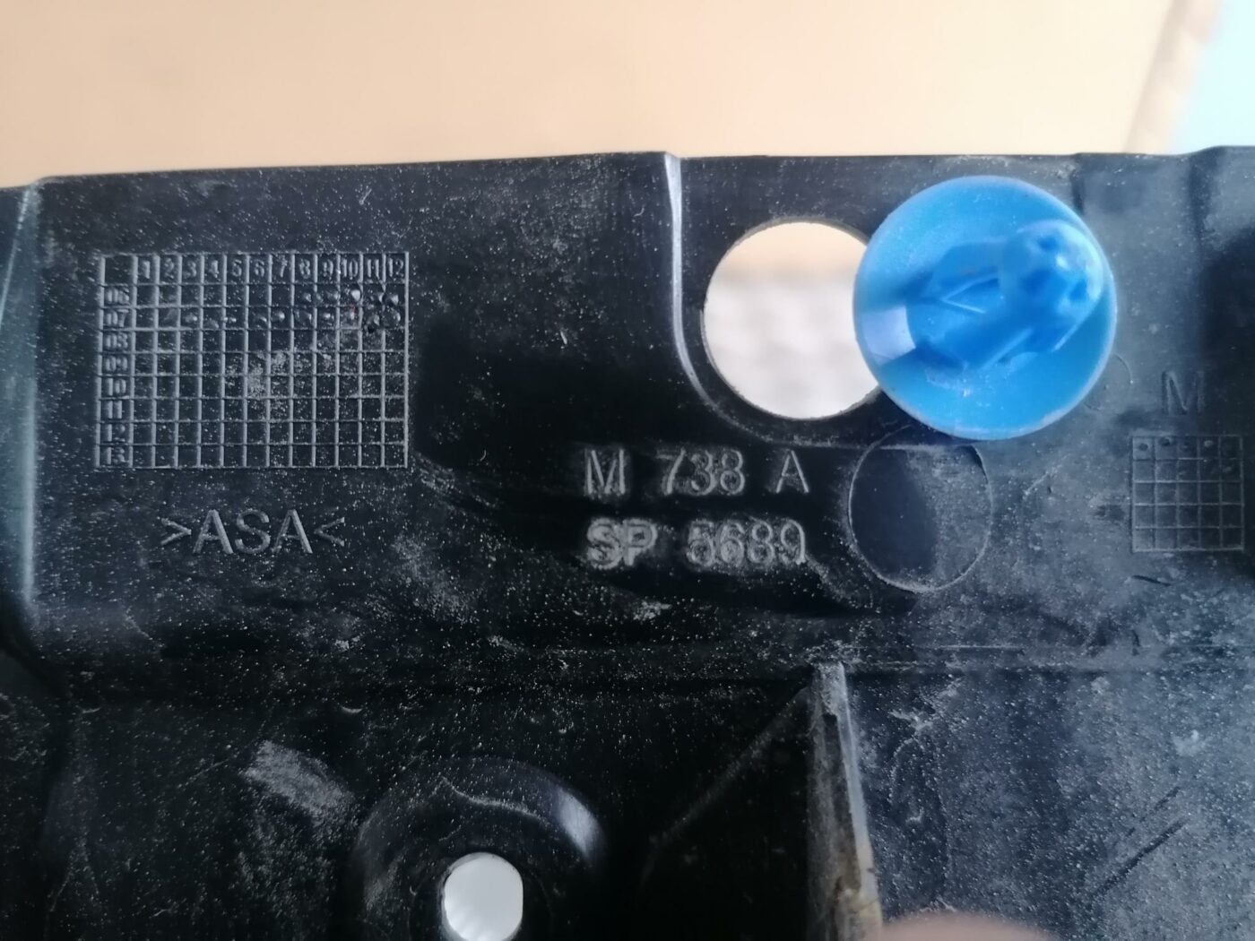 Numura zīmes gaismas uzlika komplektā priekš FORD MONDEO 2007 3 Numura zīmes gaismas uzlika komplektā priekš FORD MONDEO 2007