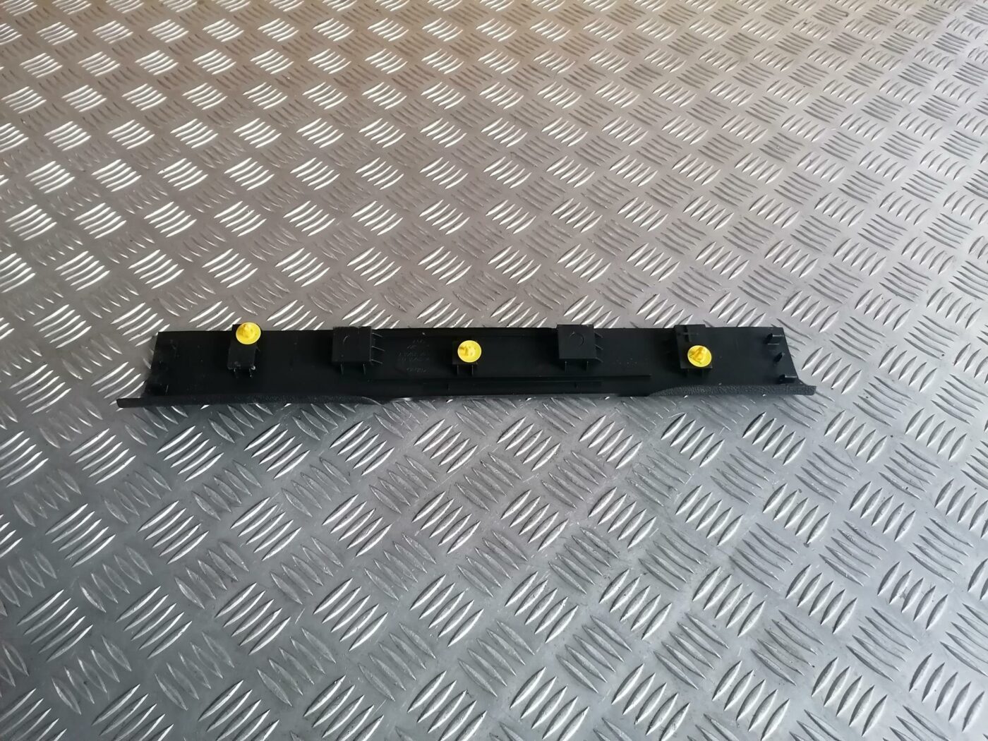 Sliekšņa priekšēja kreisa uzlika (salonā) priekš FORD MONDEO 2007 2 Sliekšņa priekšēja kreisa uzlika (salonā) priekš FORD MONDEO 2007