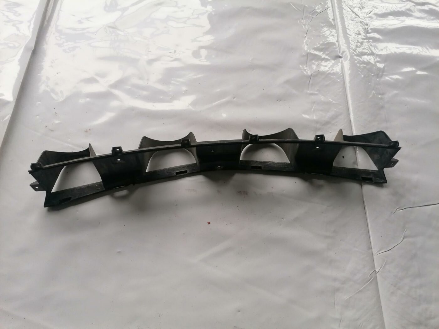 Aizmugurējā spārna un bufera stiprinājums priekš FORD MONDEO 2007