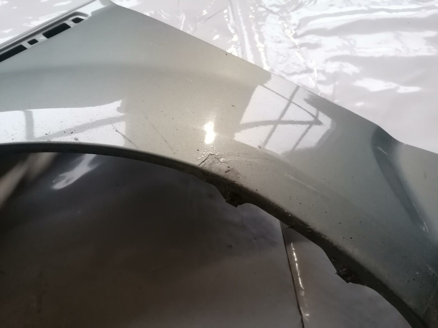 Priekšējais kreisais spārns priekš FORD MONDEO 2007 2 Priekšējais kreisais spārns priekš FORD MONDEO 2007