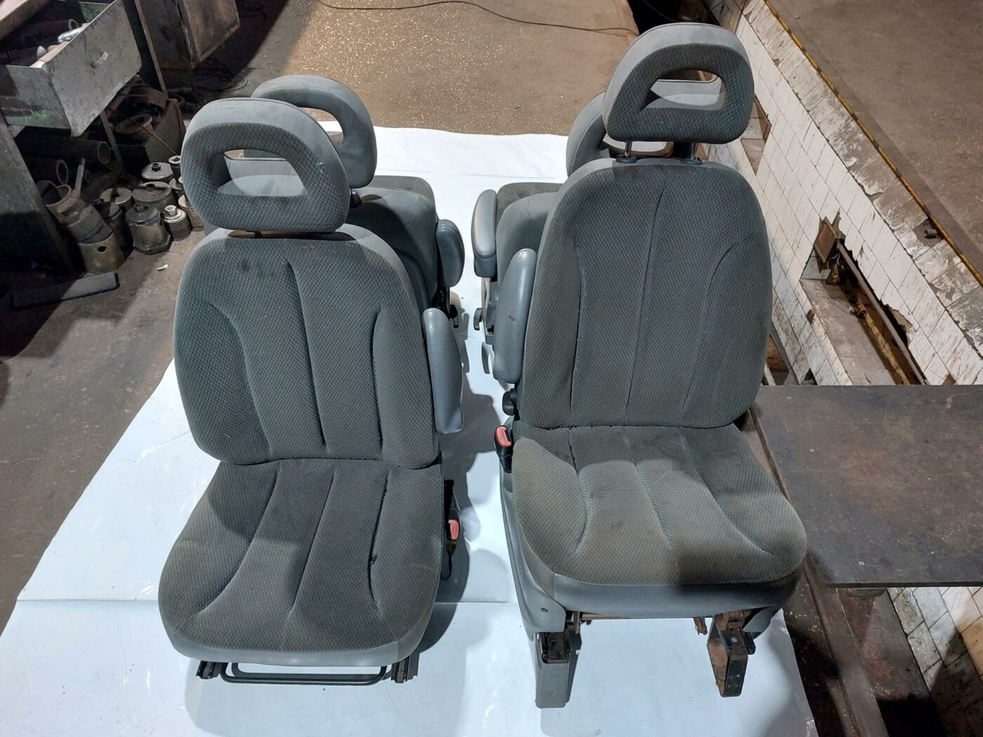 Sēdekļu komplekts priekš CHRYSLER VOYAGER 2006