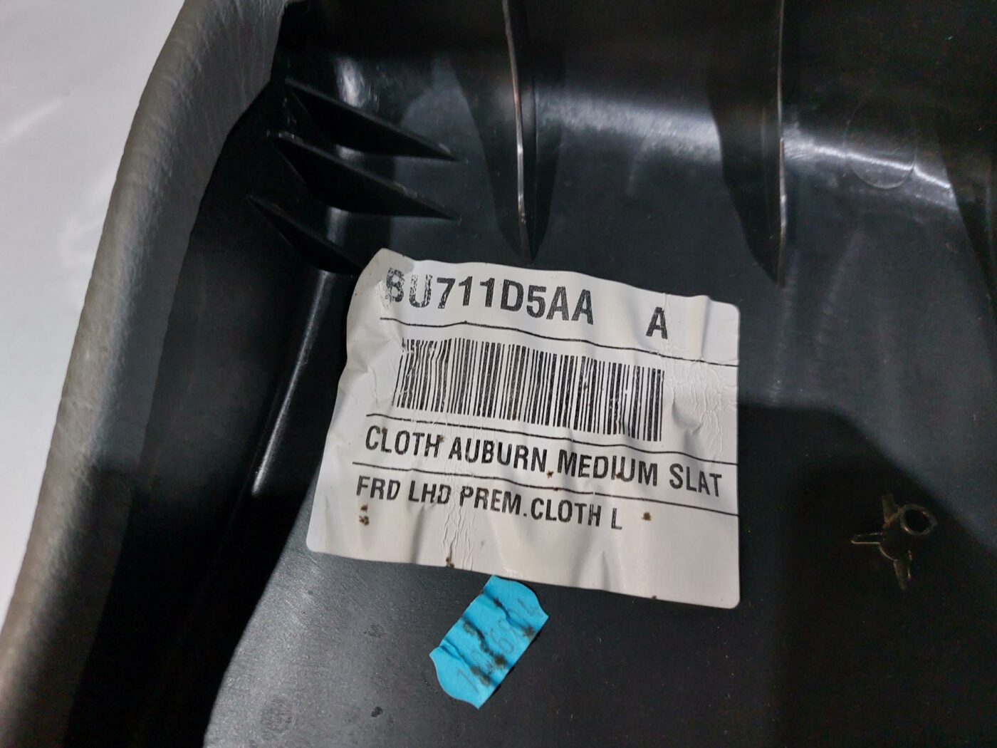 Priekšējo kreiso durvju apdare priekš CHRYSLER VOYAGER 2006