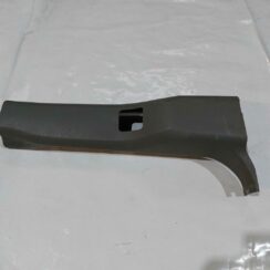 Vidējas salona statnes apdare priekš CHRYSLER VOYAGER 2006