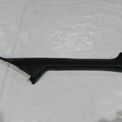 Priekšējas salona statnes apdare priekš CHRYSLER VOYAGER 2006