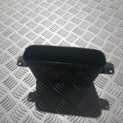 Mantu glabāšanas nodalījums centrā priekš CHRYSLER VOYAGER 2006