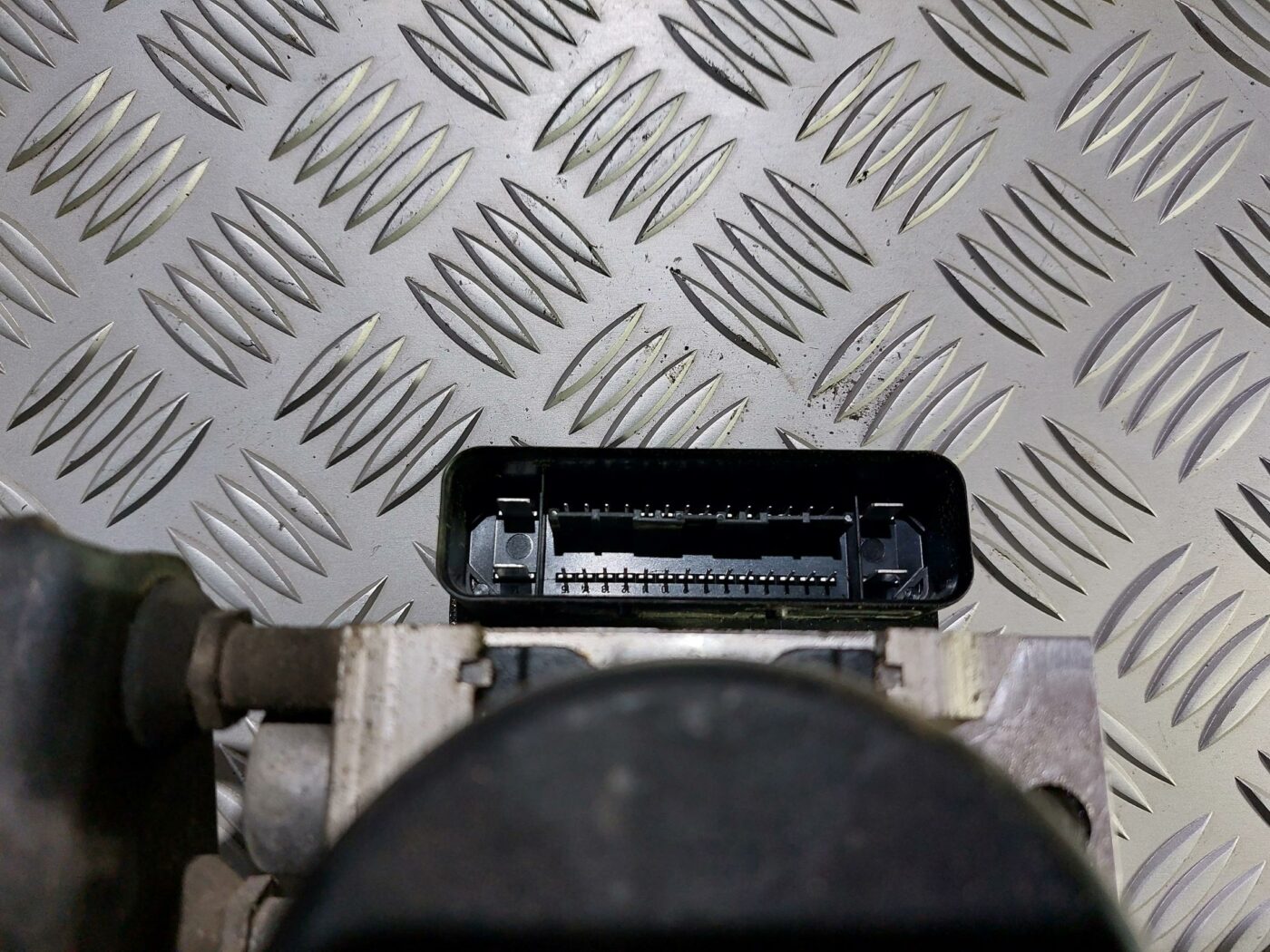 ABS bloks priekš CHRYSLER VOYAGER 2006 2 ABS bloks priekš CHRYSLER VOYAGER 2006