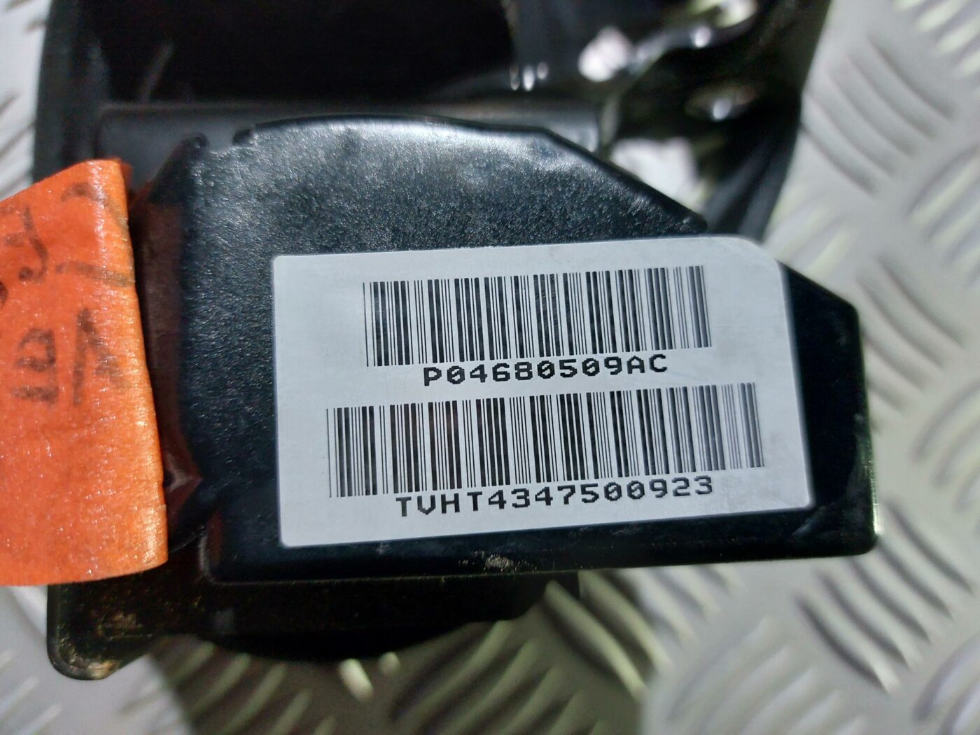 Aizmugurējā vidēja drošības josta priekš CHRYSLER VOYAGER 2006