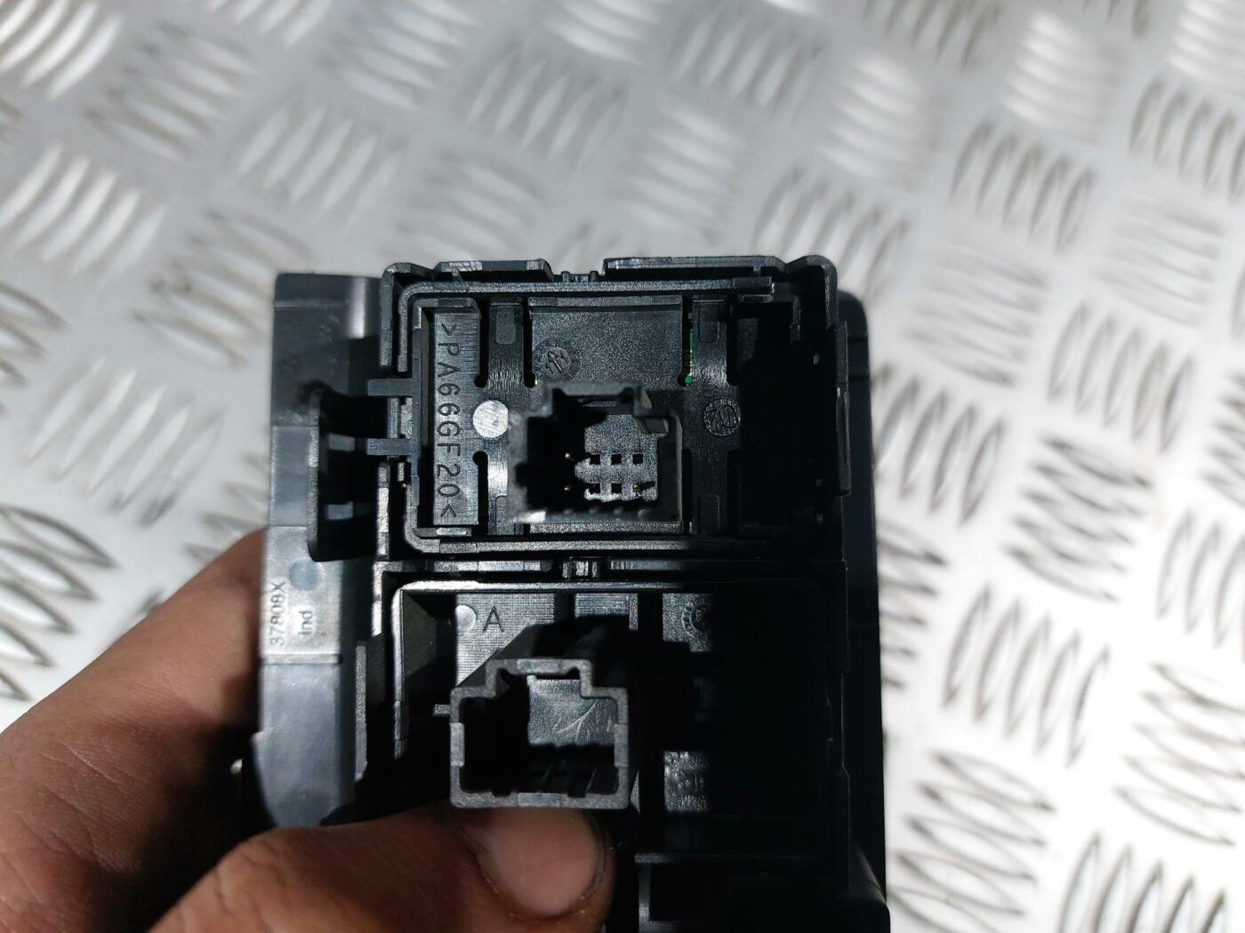 Mērinstrumentu paneļa pārslēgšanas pogas priekš RENAULT LAGUNA 2011 4 Mērinstrumentu paneļa pārslēgšanas pogas priekš RENAULT LAGUNA 2011