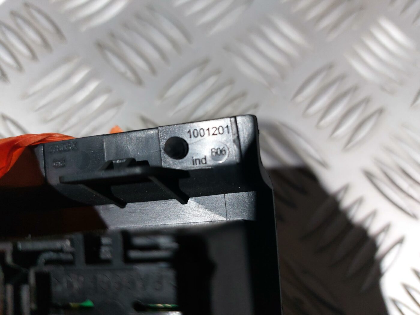 Mērinstrumentu paneļa pārslēgšanas pogas priekš RENAULT LAGUNA 2011 6 Mērinstrumentu paneļa pārslēgšanas pogas priekš RENAULT LAGUNA 2011