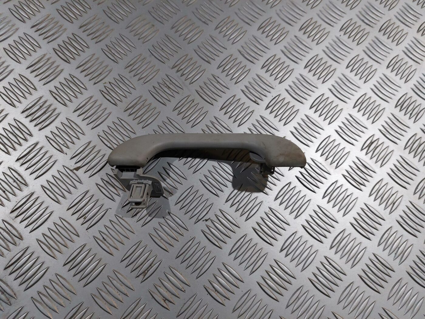 Salona rokturis griestos priekš RENAULT LAGUNA 2011 2 Salona rokturis griestos priekš RENAULT LAGUNA 2011