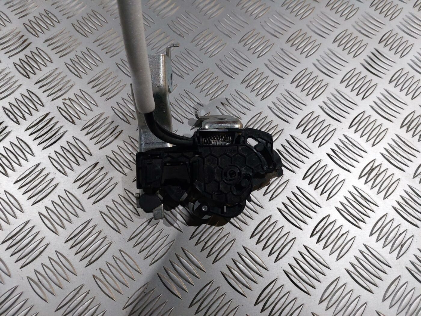 Sēdekļa aizmugures slēdzene priekš RENAULT LAGUNA 2011 1 Sēdekļa aizmugures slēdzene priekš RENAULT LAGUNA 2011