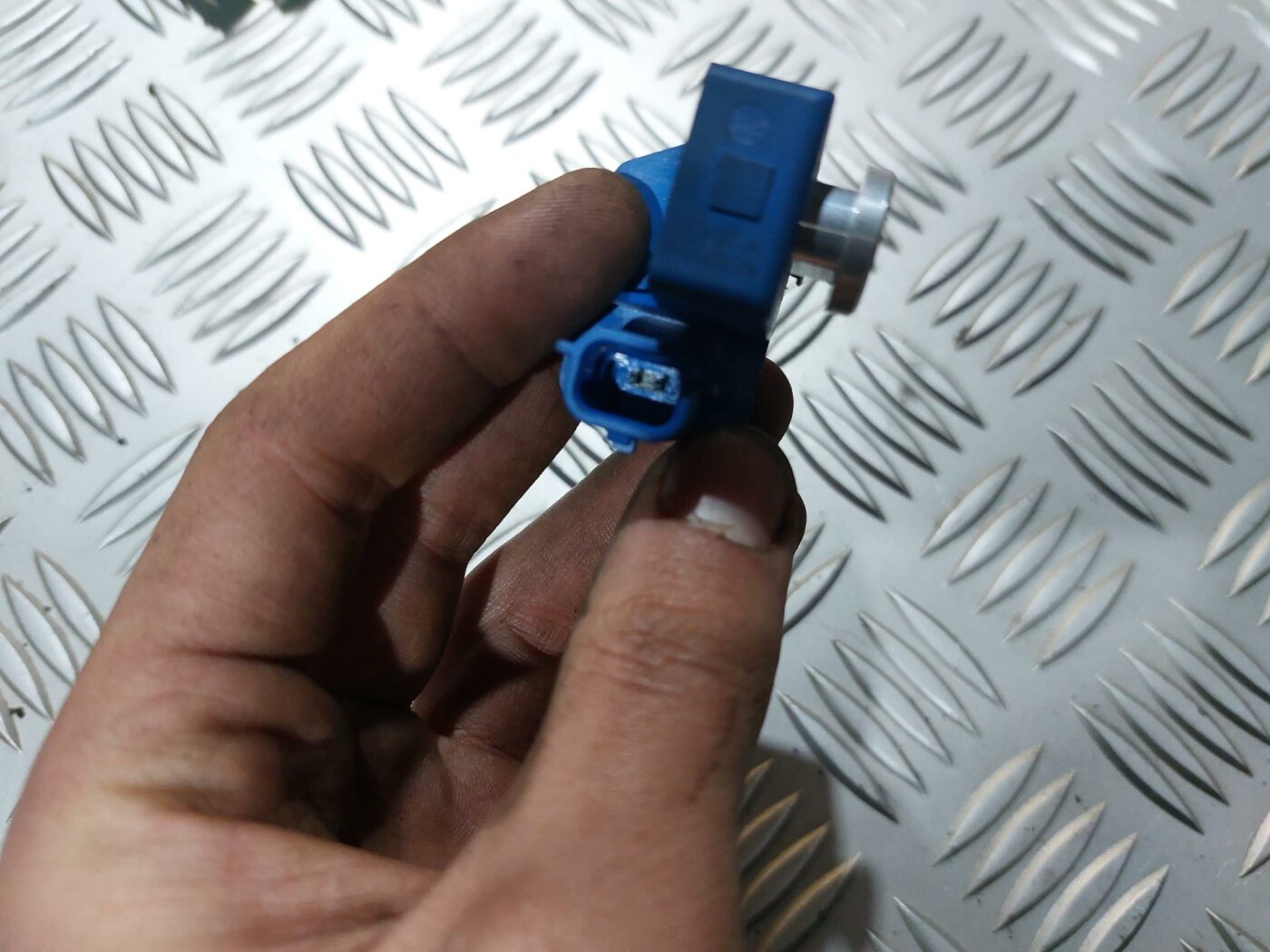 Drošības spilvena trieciensensors priekš RENAULT LAGUNA 2011 2 Drošības spilvena trieciensensors priekš RENAULT LAGUNA 2011