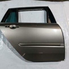Aizmugurējās labās durvis priekš RENAULT LAGUNA 2011