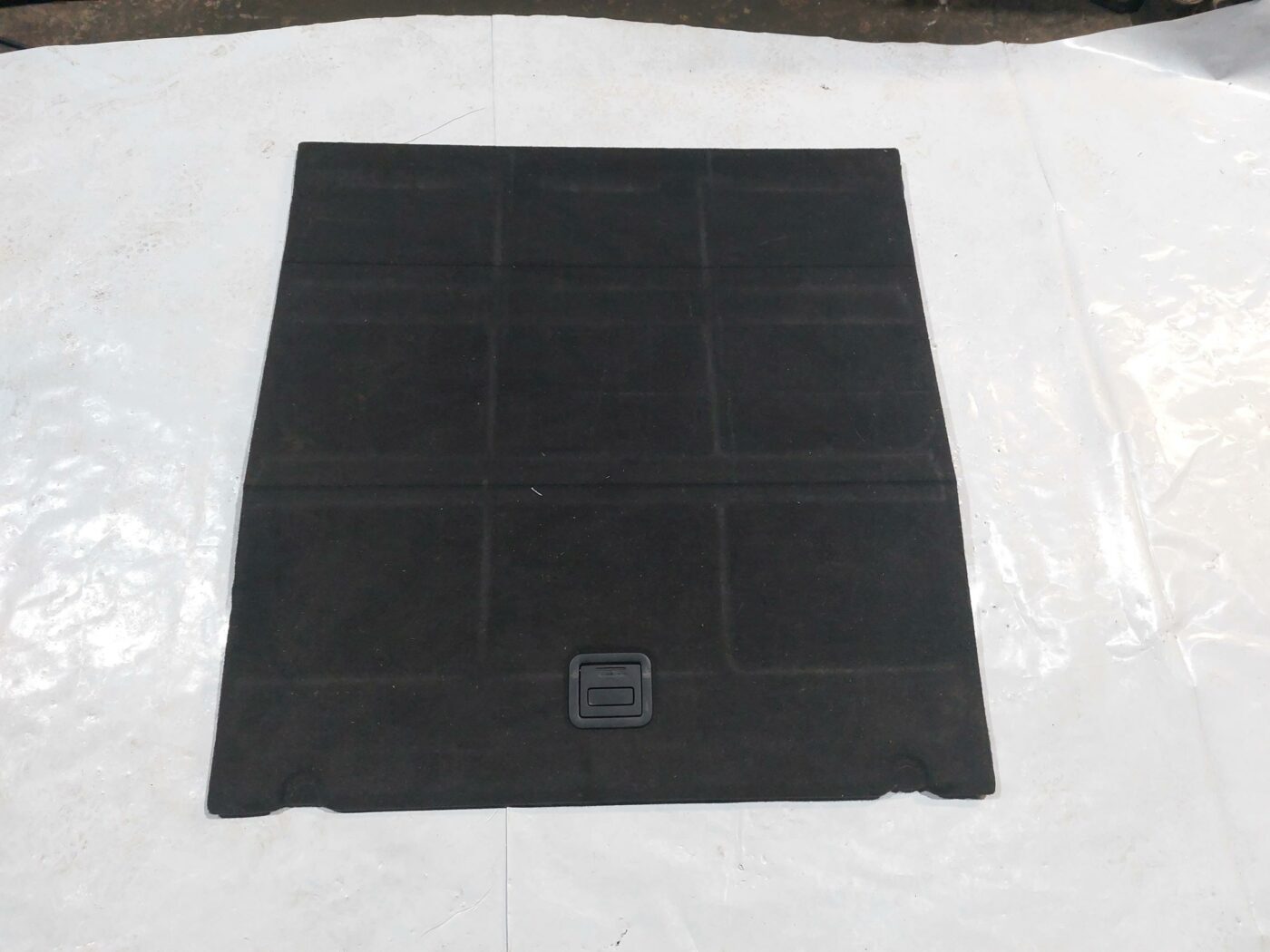 Bagāžnieka grīda priekš RENAULT LAGUNA 2011