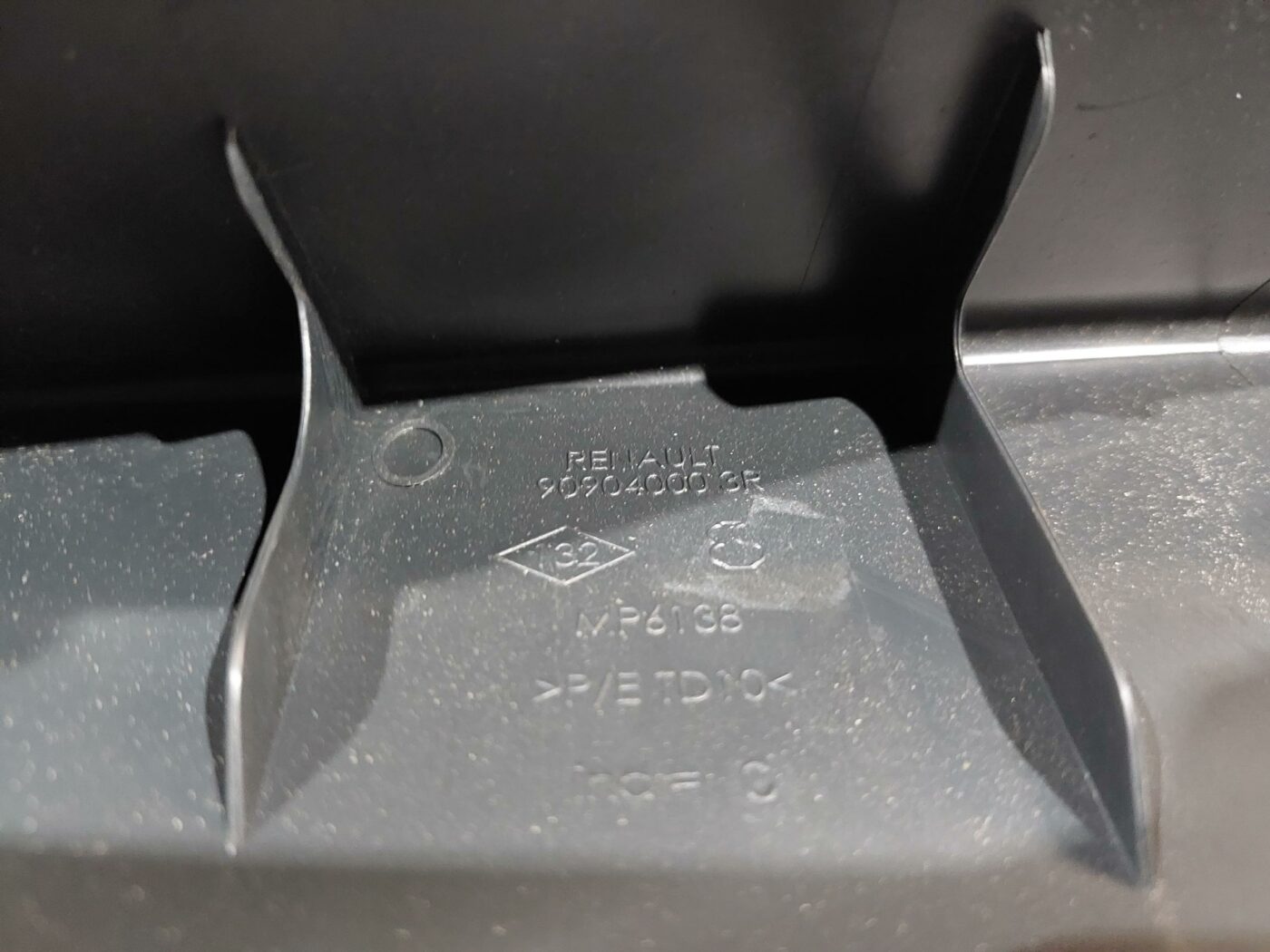 Bagāžnieka vāka apdare priekš RENAULT LAGUNA 2011