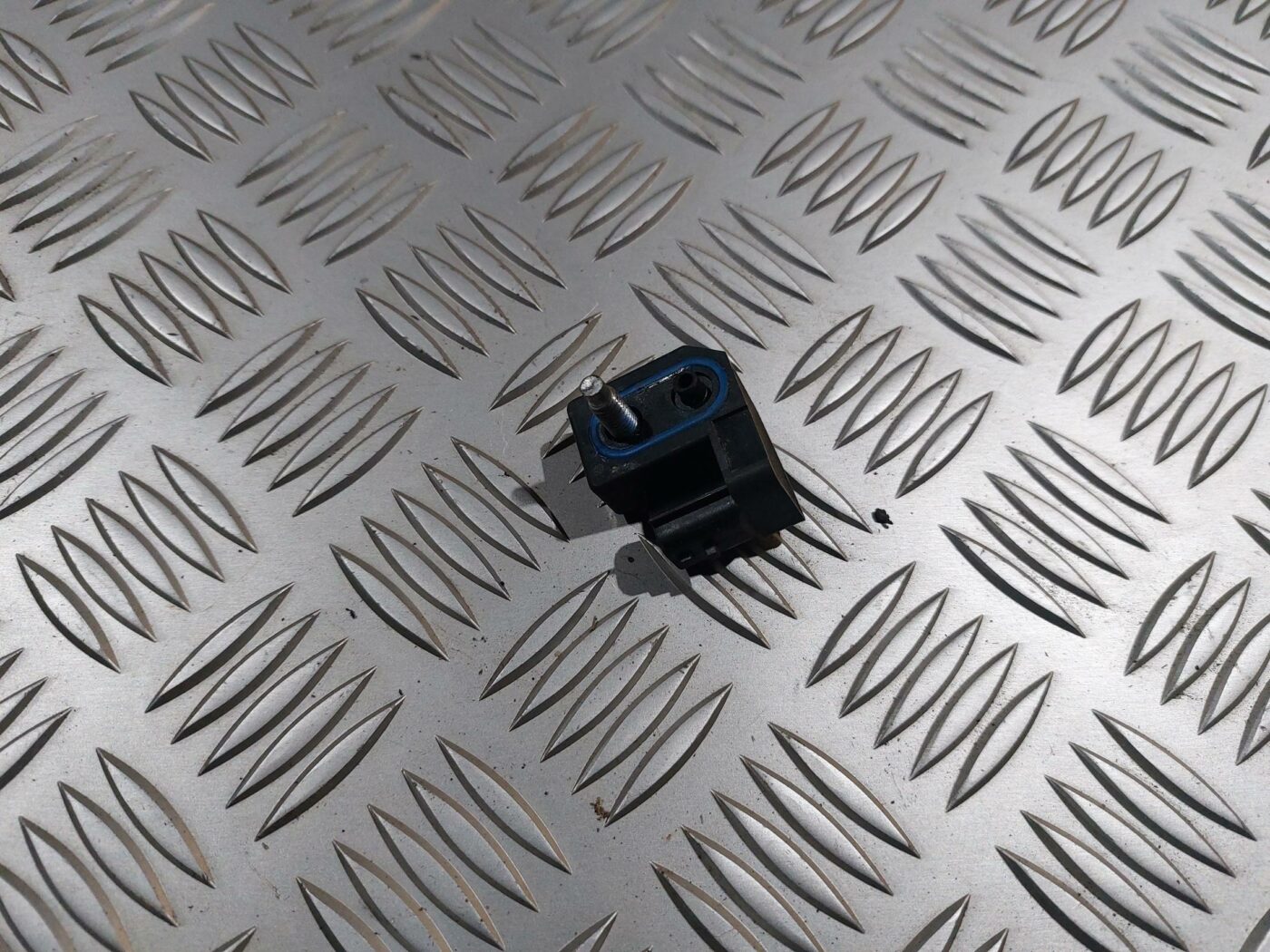 Trieciena devējs priekš RENAULT LAGUNA 2011 1 Trieciena devējs priekš RENAULT LAGUNA 2011