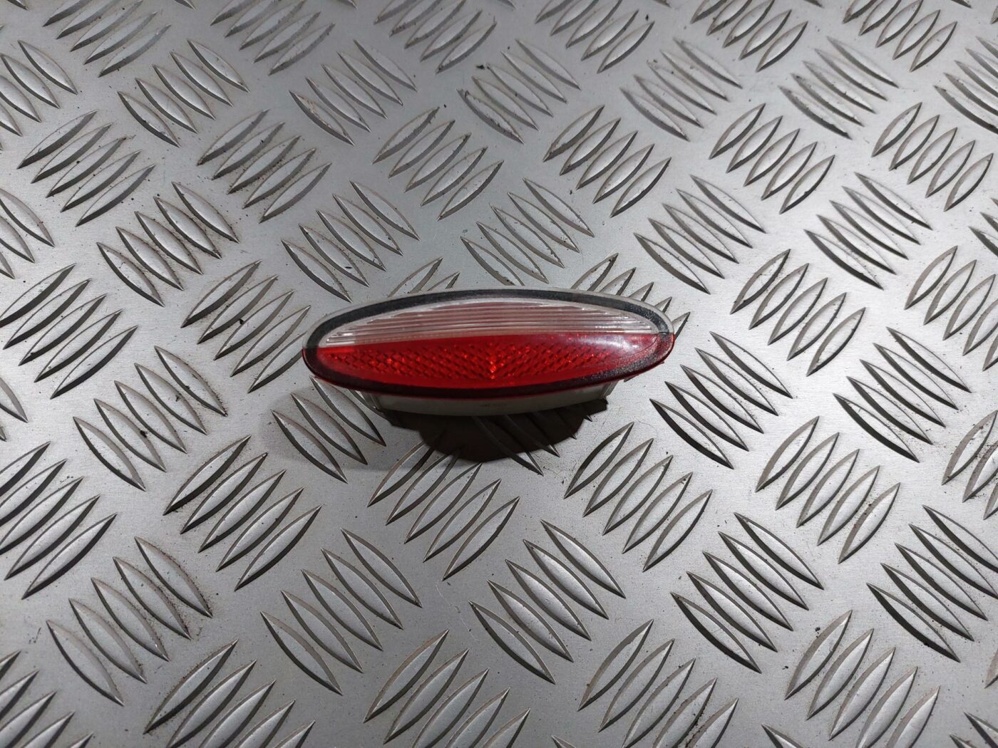 Apgaismojums durvju apdarē priekš RENAULT LAGUNA 2011 1 Apgaismojums durvju apdarē priekš RENAULT LAGUNA 2011