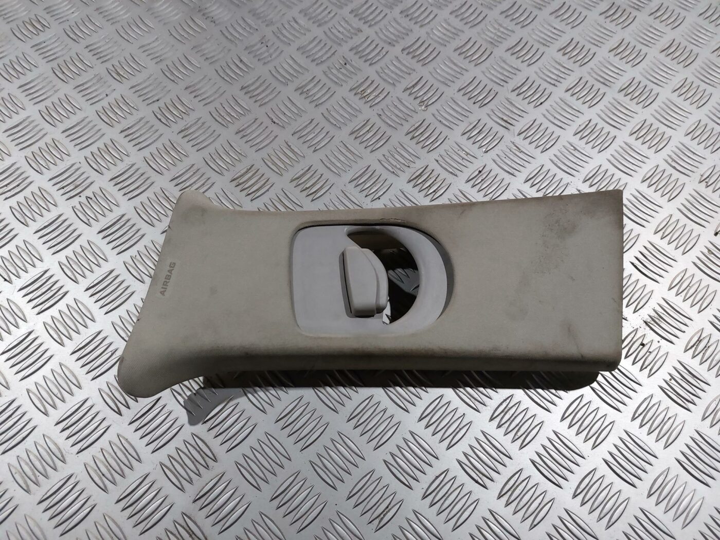 Vidējas salona statnes apdare priekš RENAULT LAGUNA 2011 1 Vidējas salona statnes apdare priekš RENAULT LAGUNA 2011