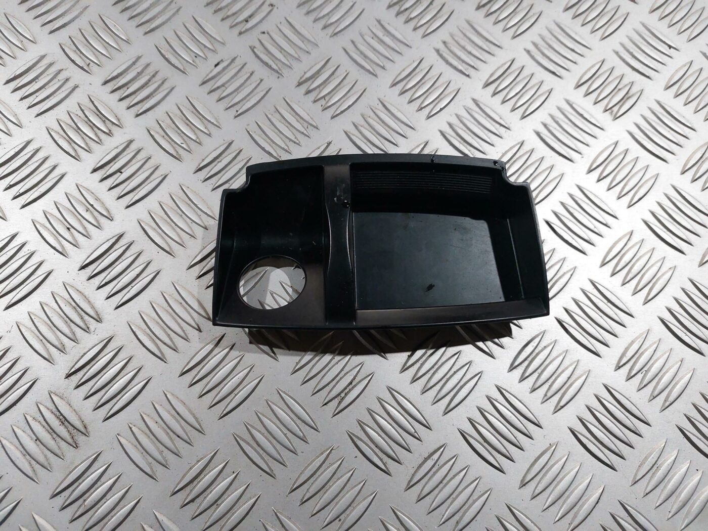 Pelnu trauks priekš RENAULT LAGUNA 2011 1 Pelnu trauks priekš RENAULT LAGUNA 2011