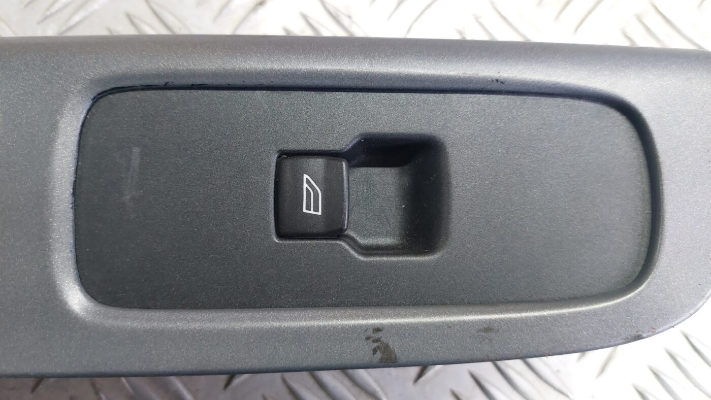 Stikla pacelšanas poga priekš VOLVO S40 2004 Black