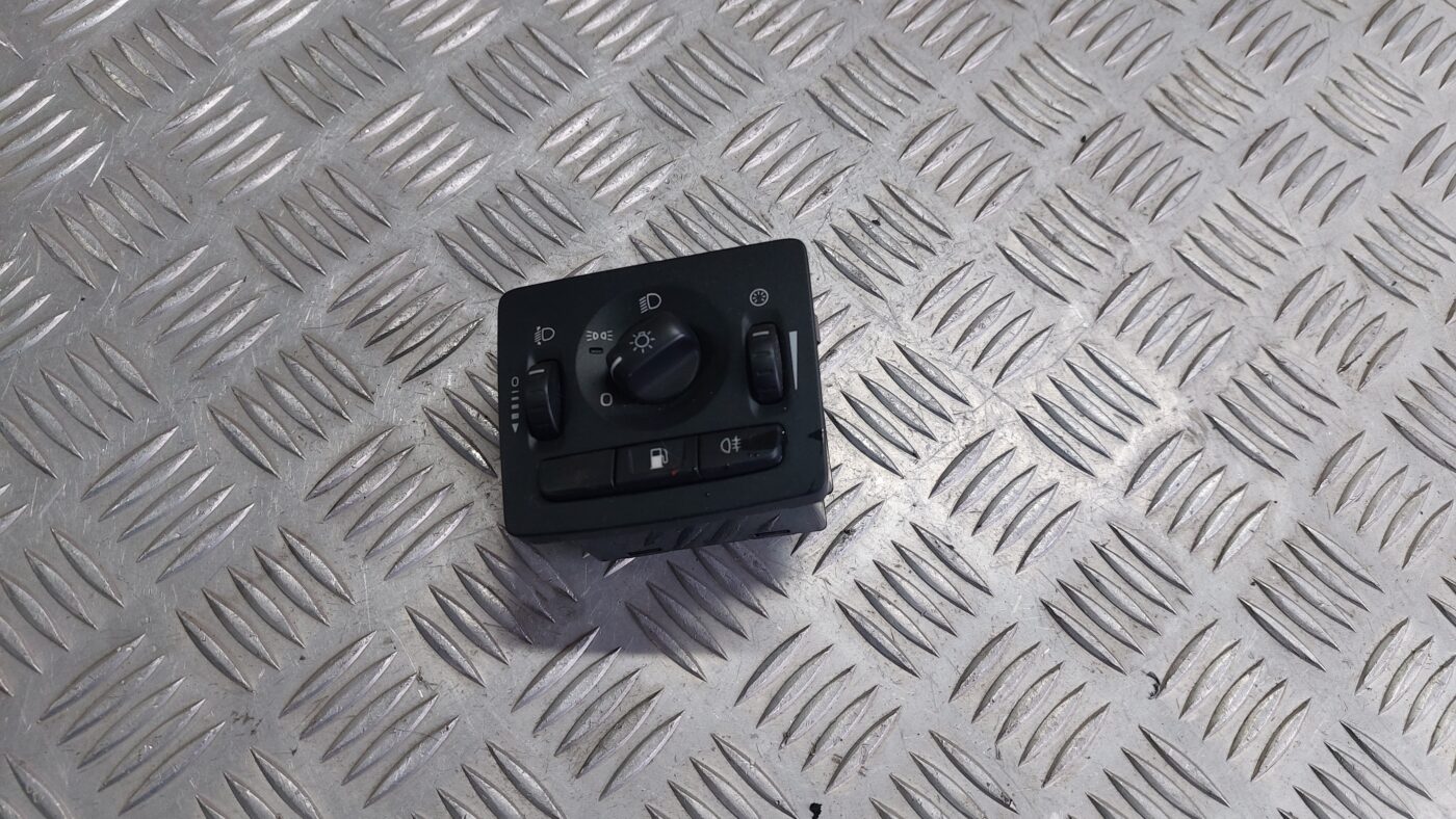 Gaismas slēdzis priekš VOLVO S40 2004 Black 1 Gaismas slēdzis priekš VOLVO S40 2004 Black