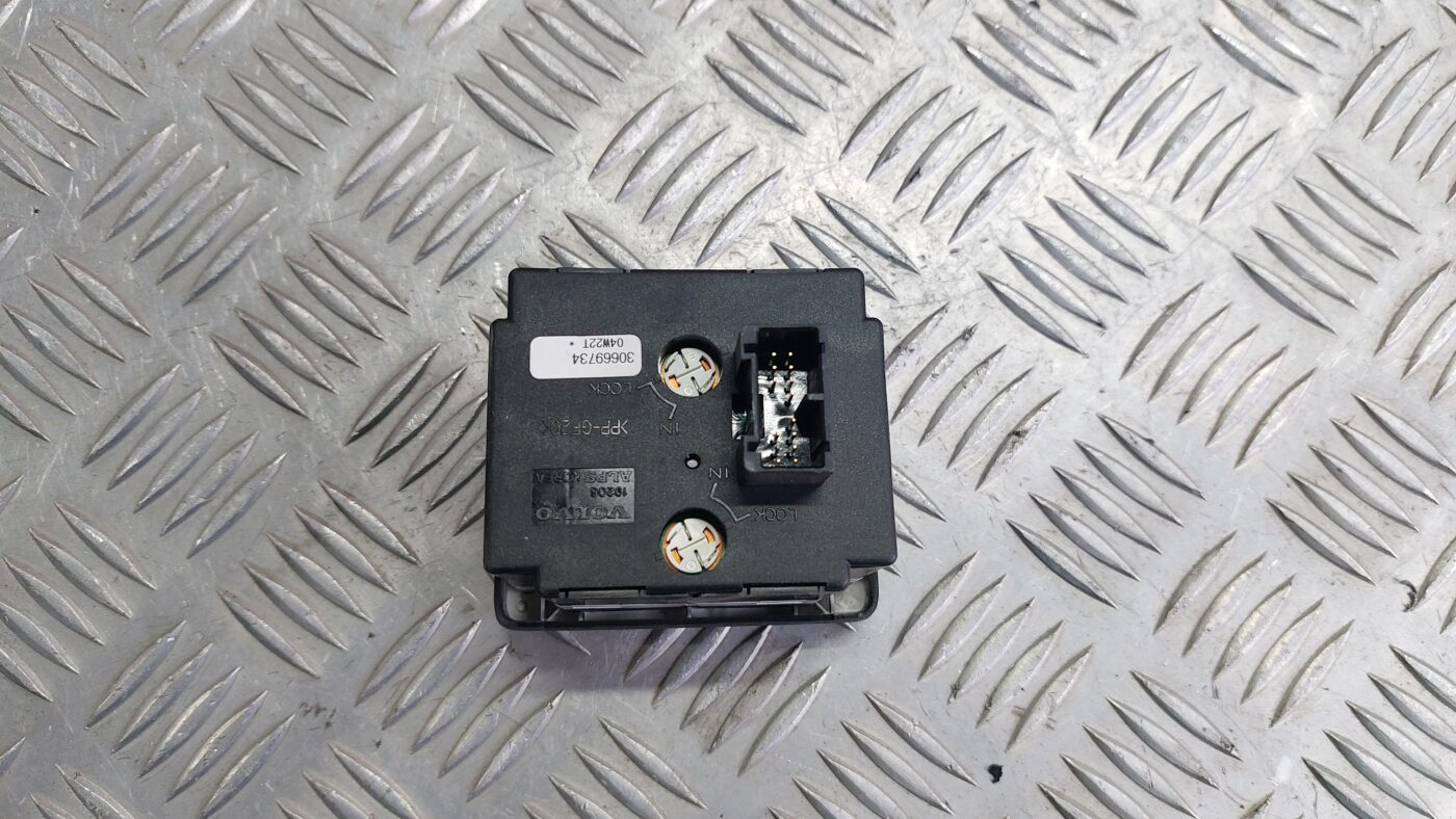 Gaismas slēdzis priekš VOLVO S40 2004 Black 2 Gaismas slēdzis priekš VOLVO S40 2004 Black