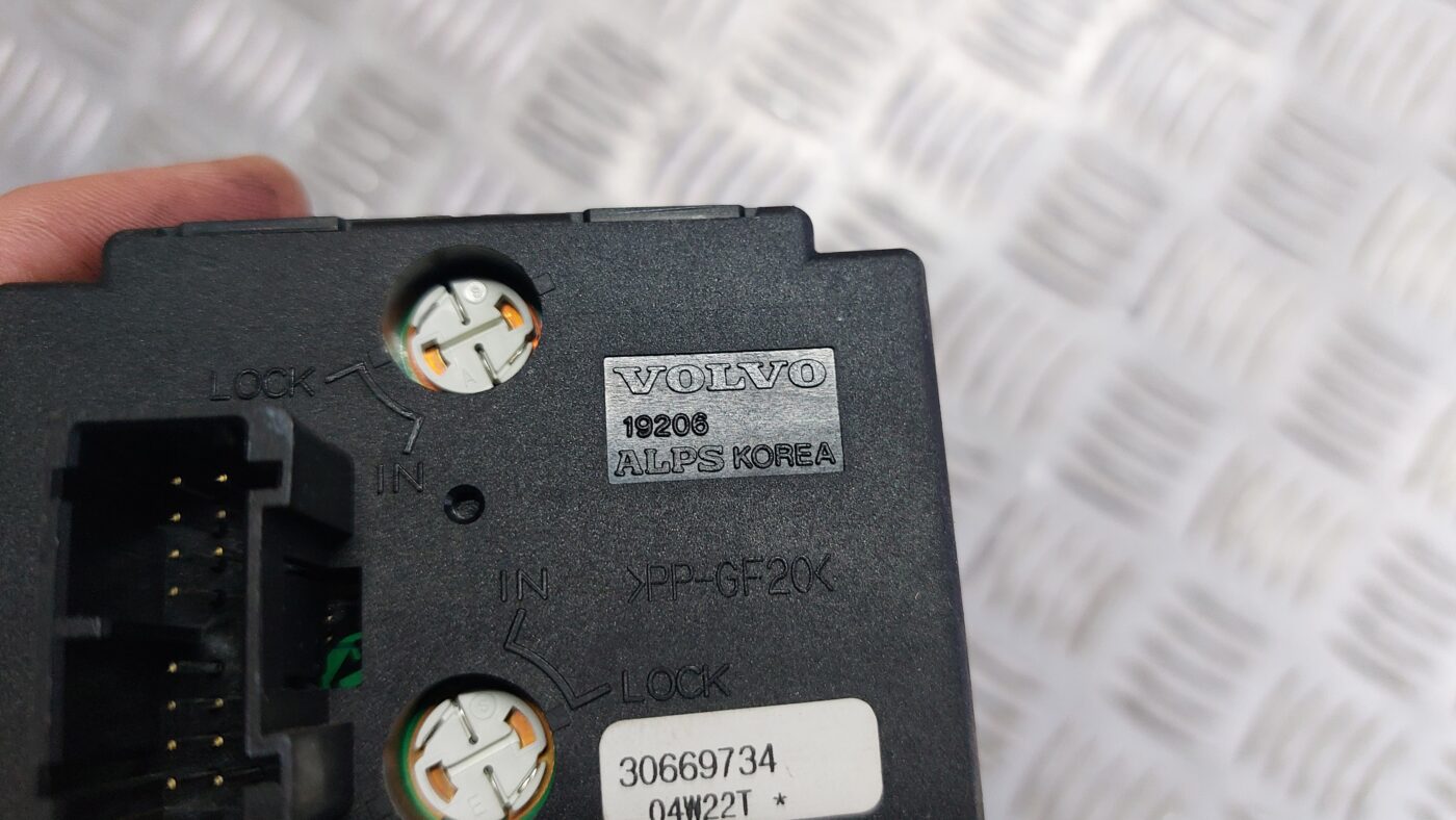 Gaismas slēdzis priekš VOLVO S40 2004 Black 3 Gaismas slēdzis priekš VOLVO S40 2004 Black