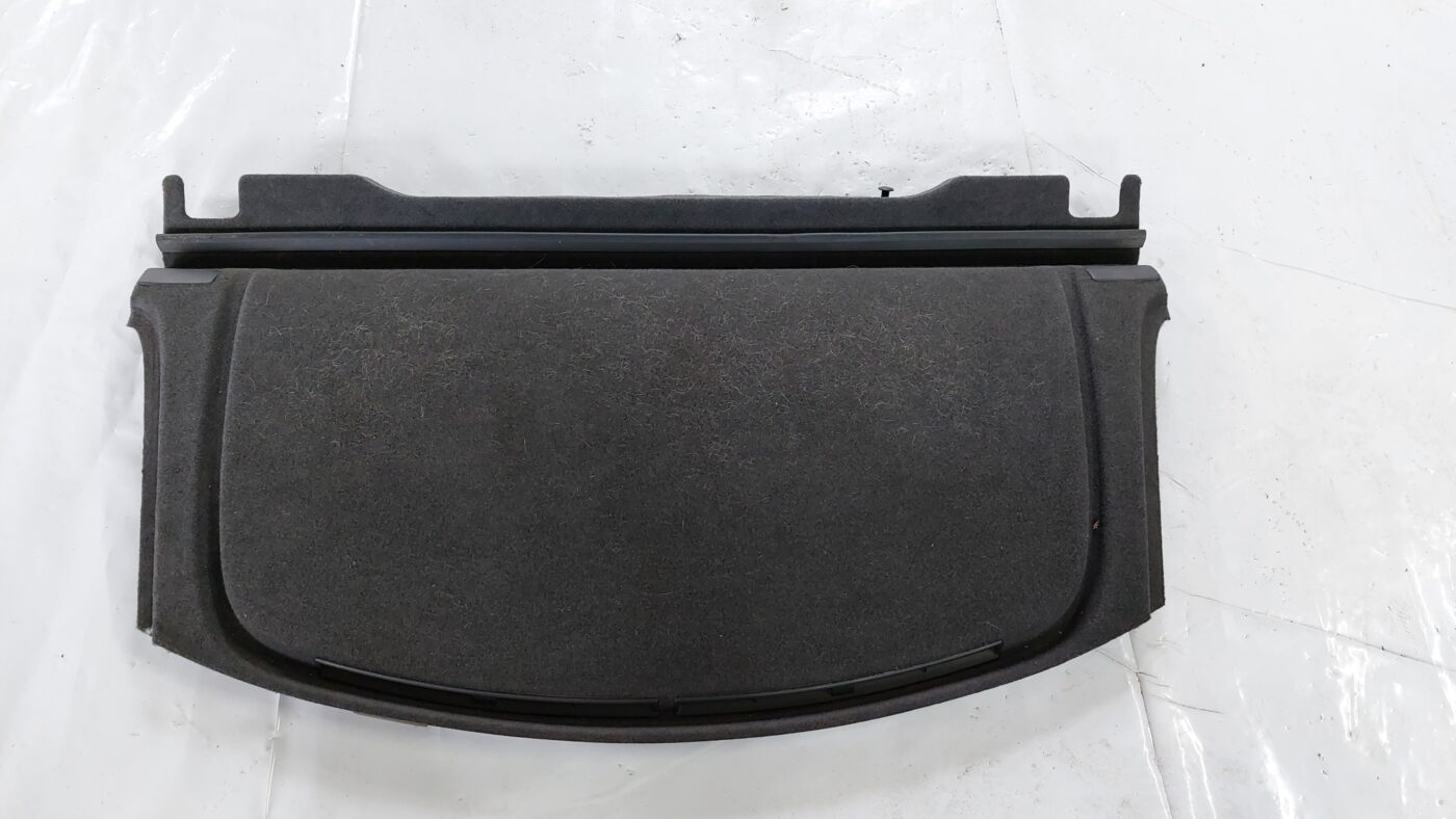 Bagāžnieka nodalījuma plaukts priekš VOLVO S40 2004 Black 1 Bagāžnieka nodalījuma plaukts priekš VOLVO S40 2004 Black