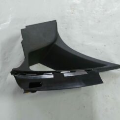 Aizmugurējas salona statnes apdare priekš VOLVO S40 2004 Black