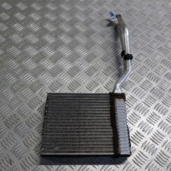 Apsildes sistēmas radiators priekš VOLVO S40 2004 Black