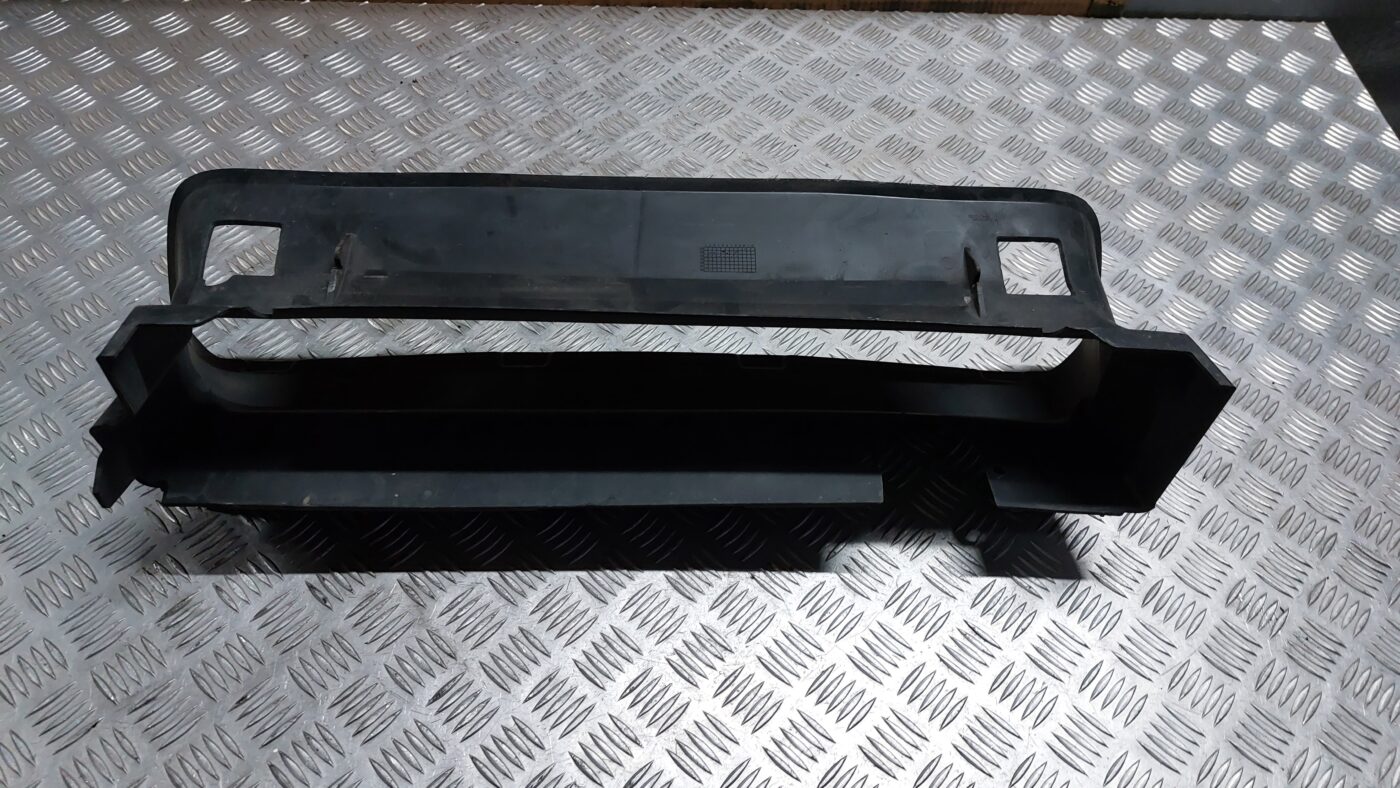 Ieplūdes gaisa deflektors/Difuzors priekš VOLVO S40 2004 Black