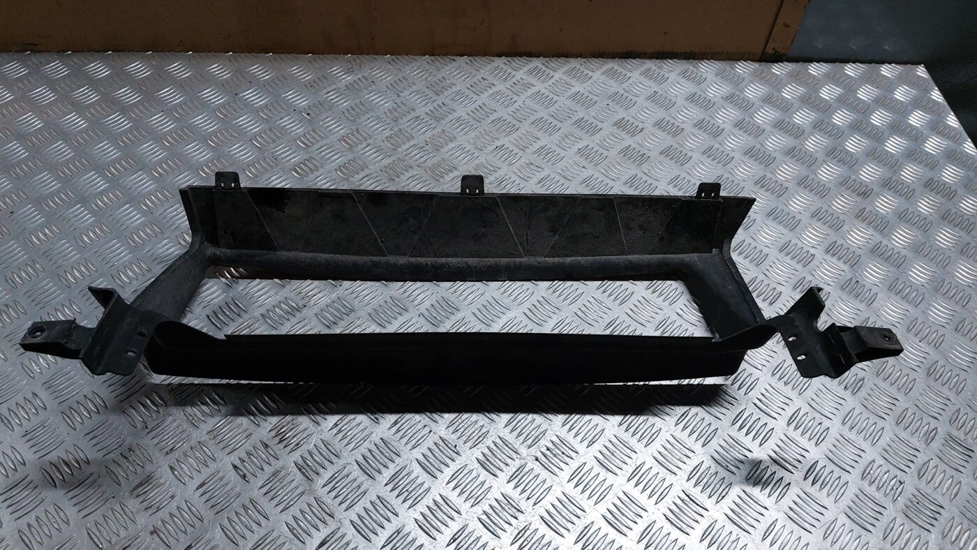 Ieplūdes gaisa deflektors/Difuzors priekš VOLVO S40 2004 Black 1 Ieplūdes gaisa deflektors/Difuzors priekš VOLVO S40 2004 Black