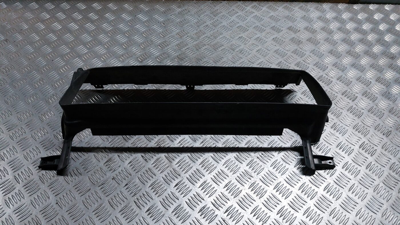 Ieplūdes gaisa deflektors/Difuzors priekš VOLVO S40 2004 Black 2 Ieplūdes gaisa deflektors/Difuzors priekš VOLVO S40 2004 Black