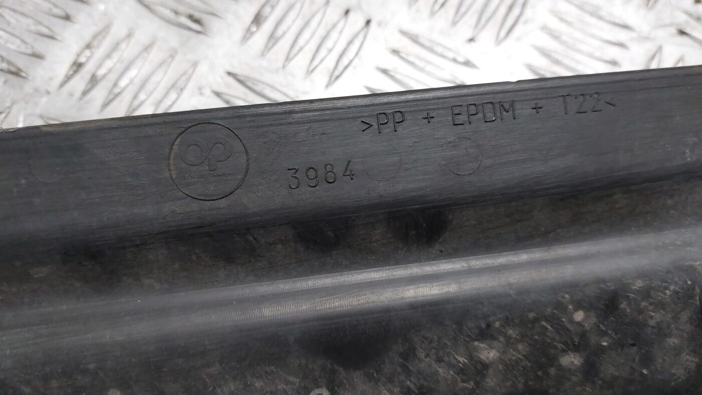 Ieplūdes gaisa deflektors/Difuzors priekš VOLVO S40 2004 Black 3 Ieplūdes gaisa deflektors/Difuzors priekš VOLVO S40 2004 Black