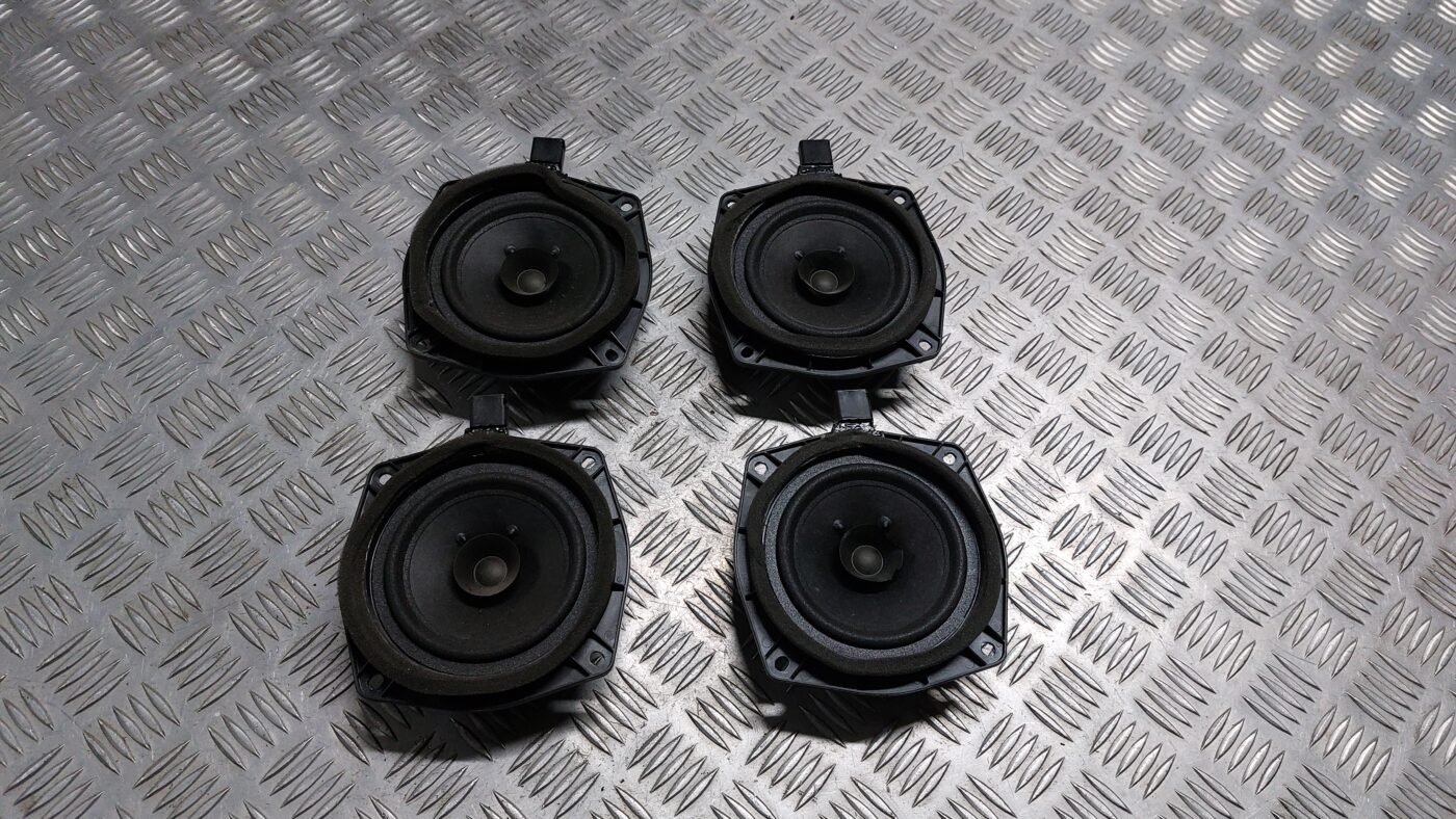 Durvju skaļrunis, apakšā priekš MITSUBISHI COLT 2007