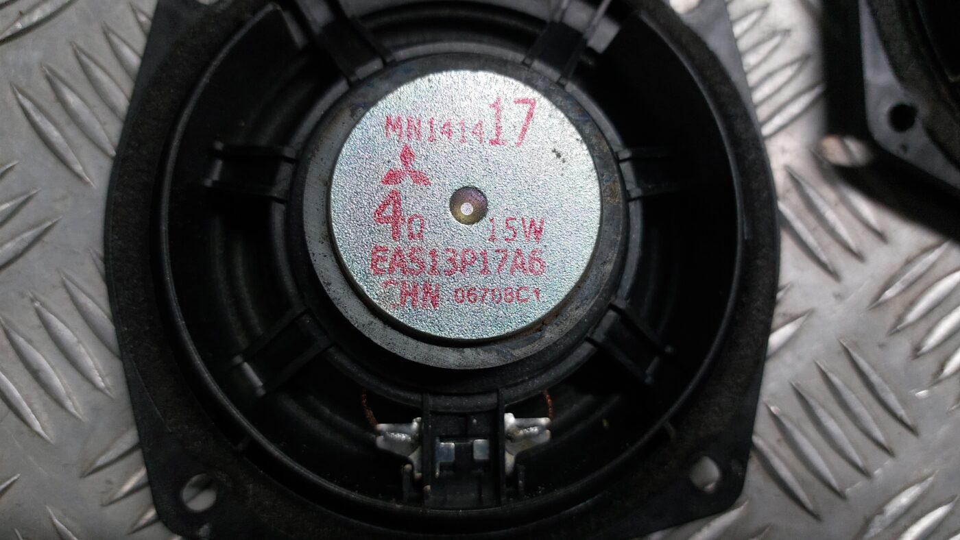 Durvju skaļrunis, apakšā priekš MITSUBISHI COLT 2007